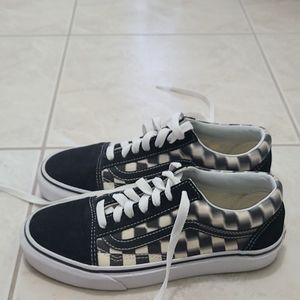 Vans tennis shoes